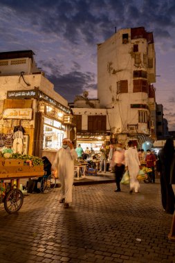 Eski şehrin sokaklarında