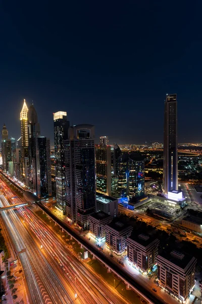 Vista Noturna Para Cidade Edifícios Arranha Céus Torres — Fotografia de Stock