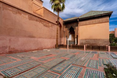 Saadian Mezarları, Kasbah Camii 'nin güney tarafında yer alan Marakeş, Fas' ta bulunan tarihi bir kraliyet mezarlığıdır..