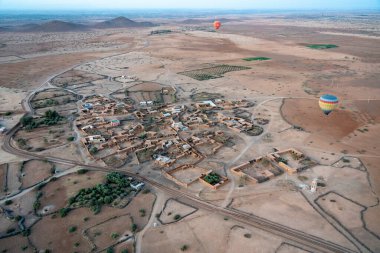 Balon Marakeş 'e yakın uçuyor