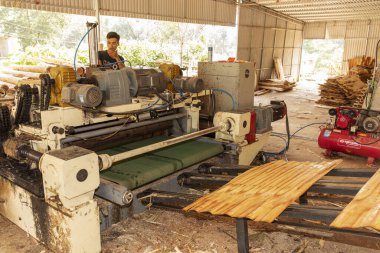 Kırsal kesimde yerel işçilerin ürettiği kaplama