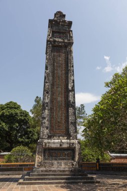 Kral Tu Ducs 'un mezarı, aynı zamanda Khiem Lang olarak da bilinir, Hue anıtlarının kompleksinin tarihi bir kalıntısıdır..