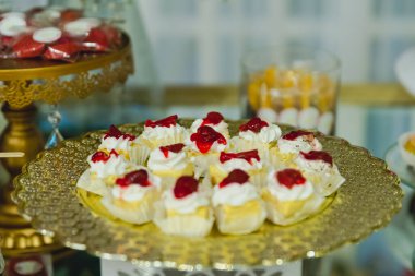 Pasta kek doğum günü partisi partileri tatlılar 