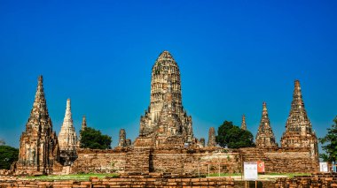 Tayland 'ın Dünya Mirası Alanı olan Ayutthaya Tarihi Parkı önemli bir turistik merkezdir. Yıl boyunca birçok turist ziyaret ediyor.
