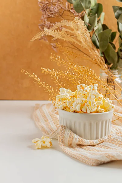 Útulná Estetická Béžová Kompozice Popcornem Podzim Koncept Zimního Jídla — Stock fotografie