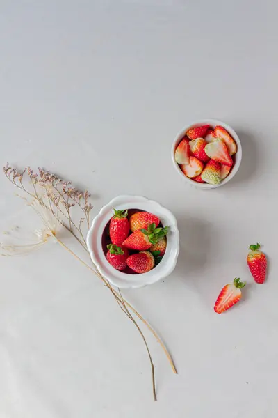 Strawberries Sugar Pot Bowl White Background — Stock Photo, Image