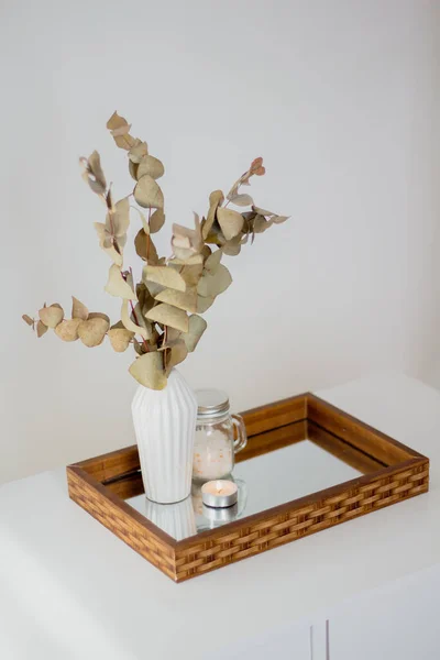 Vase Eucalyptus Savon Produits Soin Peau Bougie Sur Plateau Miroir — Photo