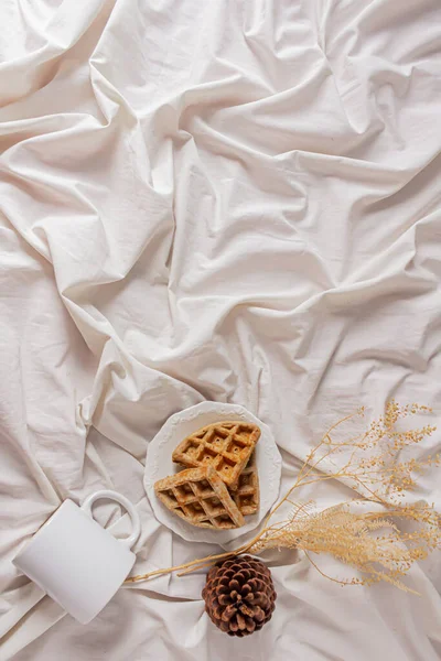 Breakfast Bed Coffee Mug Waffles Messy Bed Bright Beige Bed — Stock Photo, Image