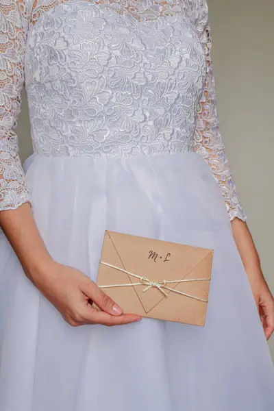 Young Woman Wearing Bridal Dress Holding Craft Envelope Her Wedding — Stock Photo, Image