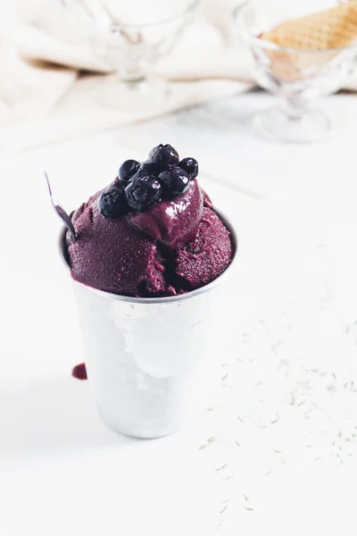 Acai Ice Cream Blueberries White Background — Stock Photo, Image