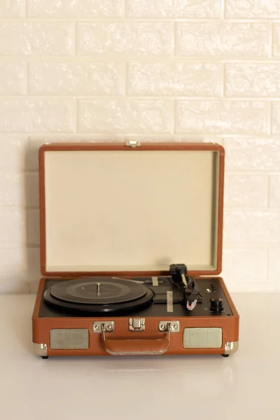 Beyaz Arka Planda Fonograf Estetik Vintage Konsepti — Stok fotoğraf