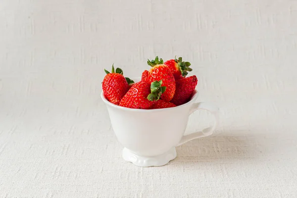 Strawberries Cup Tea White Background — Stock Photo, Image
