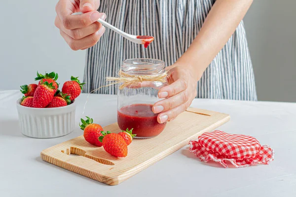 Young Female Hand Holding Jar Strawberry Marmalade — Stock Photo, Image
