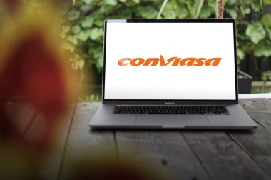 Linea Aerea Conviasa logosu, Venezuela 'nın Maiquetia kentindeki Simon Bolivar Uluslararası Havalimanı' ndaki genel merkezi MacBook Pro ekranında sergilendi.