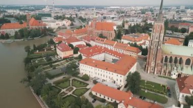 Eylül 2024 'te Polonya' da sel sırasında Wroclaw 'daki Katedral Adası ve Eski Şehir