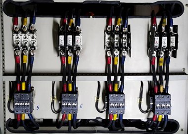 LV kapasitör Bank Koruyucu Bakım: HRC Füze ve Manyetik kontak kapasitöre bağlanıyor.