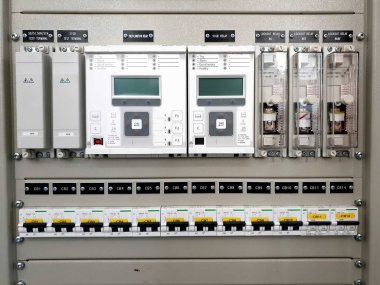 115kV Kontrol ve Koruma Paneli: AC / DC güç arzı ve koruma rölesi, kilitleme rölesi, Test terminali
