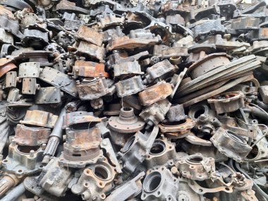 Paslı ve hasarlı eski araba parçası arka plan.