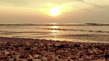 Sabah kumsalda gün doğumu