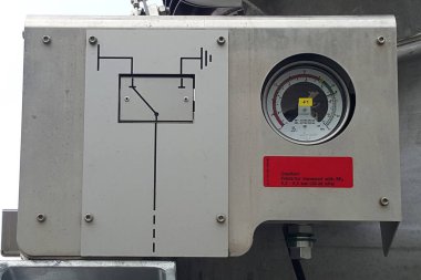 Bağlantı kesme düğmesi taklit ekran ve Yoğunluk Monitörü 115kV Melez şalter