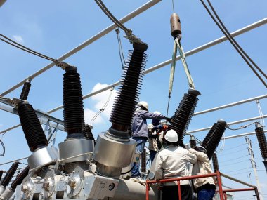 115 kV Melez Şalter ve Hava İzolasyonlu Alt İstasyon: Porselen çalılık değiştirme.