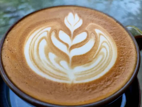 Sideway Shop Café Close Quente Latte Arte Café Fundo — Fotografia de Stock