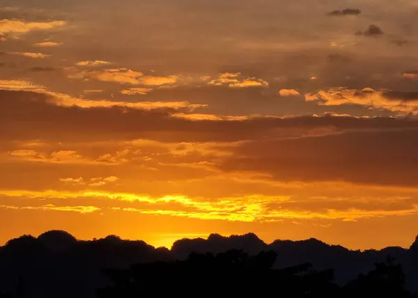 Закат Видом Горы — стоковое фото