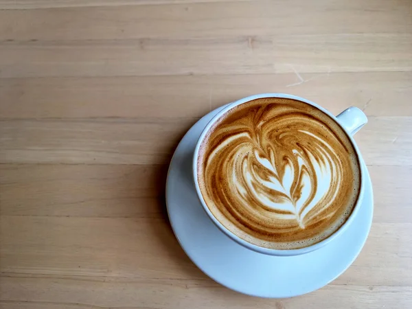 Samping Toko Kopi Secangkir Kopi Latte Panas Kopi Tulip Sederhana — Stok Foto