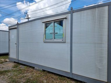 Mobil ofis binaları veya inşaat alanı için konteynır şantiyesi.