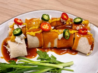 Pork & Taze Taze Yumurta Yuvası 'nın yakın çekimi tabakta.