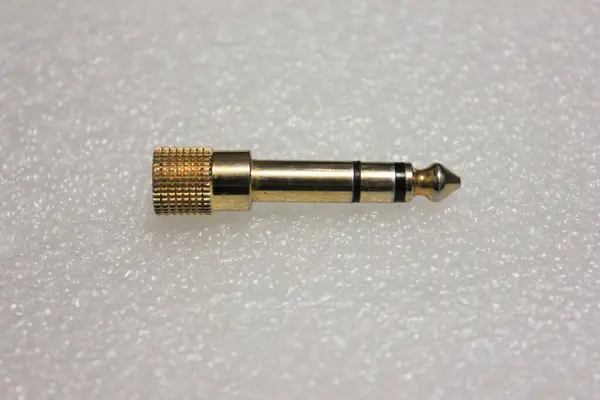 Müzik adaptörü Jack, müzikal gitar kabloları ve mikrofonlar için 3.5 'ten 6.4' e kadar. Ses kaydı, ses düzenleme. Şarkılar, yaratıcılık ve ses kaydı. Müzik ve ses ekipmanları