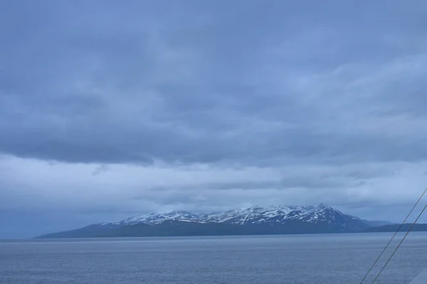 Берег Гори Поблизу Ісландії — стокове фото