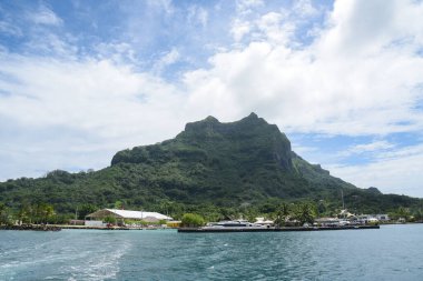 Bora Bora, Güney Pasifik adası Tahiti 'nin kuzeybatısında Fransız Polinezyası