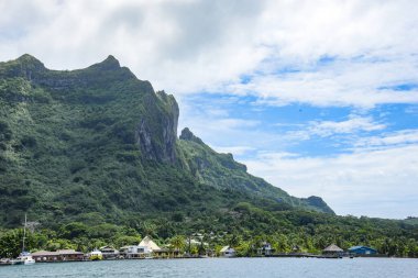 Bora Bora, Güney Pasifik adası Tahiti 'nin kuzeybatısında Fransız Polinezyası