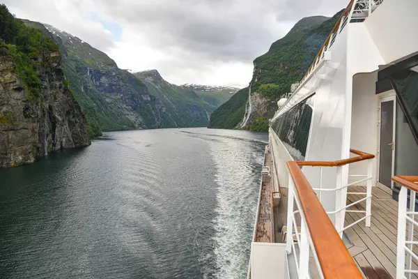 Noruega País Escandinavo Que Abarca Montañas Glaciares Profundos Fiordos Costeros — Foto de Stock
