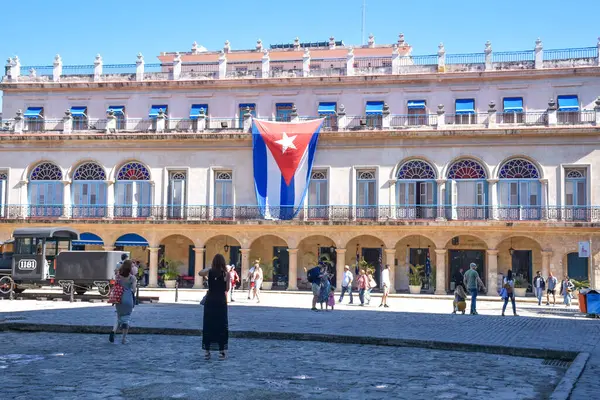Avana Cuba Bandiera Nazionale Sulla Costruzione — Foto Stock