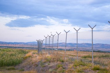 Fields ve Sv yakınlarındaki Terk edilmiş tren istasyonu. Nikole, Makedonya