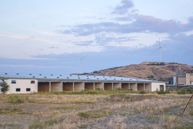 Fields ve Sv yakınlarındaki Terk edilmiş tren istasyonu. Nikole, Makedonya