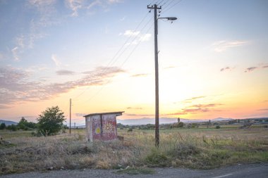 Fields ve Sv yakınlarındaki Terk edilmiş tren istasyonu. Nikole, Makedonya