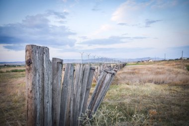 Tarlalarda ahşap çitler, Sv. Nikole Makedonya