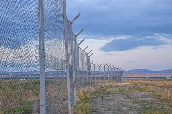 Железный Забор Закате Полях Возле Николе Македония — стоковое фото
