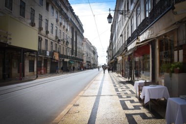 Rua Augusta, Portekiz 'in Lizbon şehrinin tarihi ve ticari merkezindeki ana yaya sokağı.