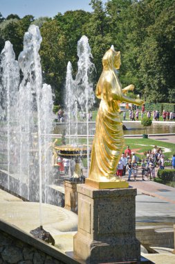 Büyük Şelale ve Peterhof Sarayı çeşmeleri ve heykel, Rusya