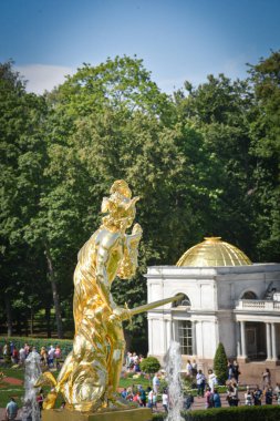 Büyük Şelale ve Peterhof Sarayı çeşmeleri ve heykel, Rusya