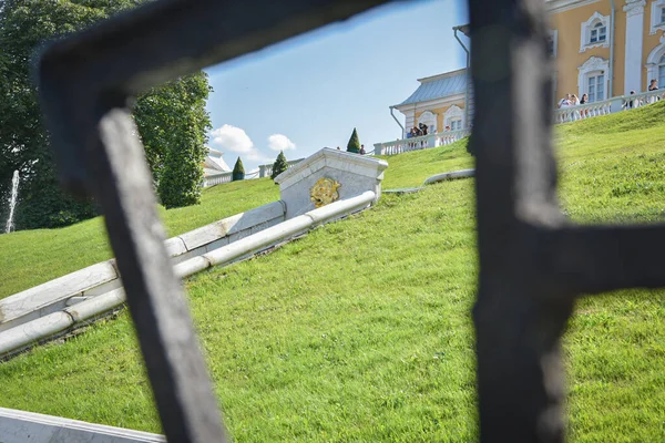 Büyük Şelale ve Peterhof Sarayı çeşmeleri ve heykel, Rusya