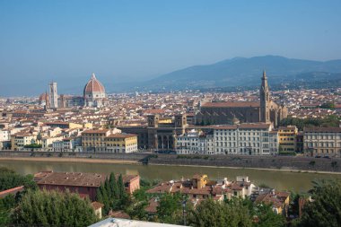 Floransa, Toskana, İtalya 'da Arno nehri manzarası