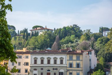 Floransa, Toskana, İtalya 'da Arno nehri manzarası