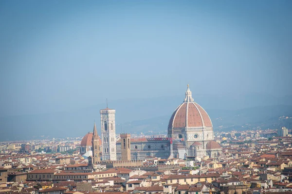 Floransa, İtalya. Piazzale Michelangelo Meydanı 'ndan şehrin havadan görünüşü