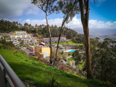 Manzara Manzarası 'ndan Funchal' a gün batımında. Portekiz, Madeira Adası 'ndaki Funchal.