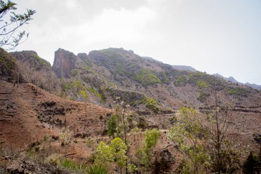 Dağlı ve yeşil arazili manzara, Cape Verde, Santiago Adası.